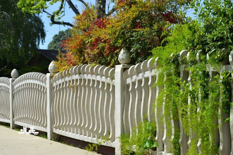 نرده سیمانی دور باغچه